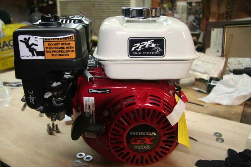 Honda GX200 6.5 HP engine on PPF Wood Duck mud motor during bench setup