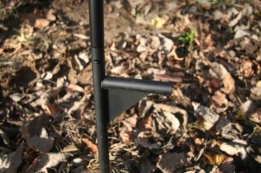 Lucky Duck XHDi long stake with foot peg for secure setup in wind and mud